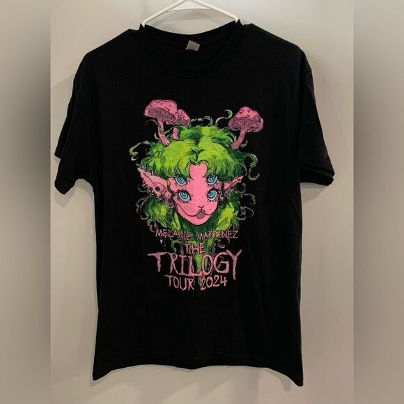 Melanie Martinez Concert 2024  Black and Green Short Sleeve Tee - Picture 7 of 9